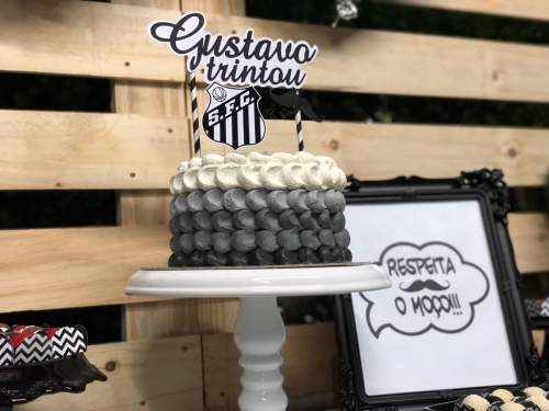 Kit Festa Bigode 30 anos Branco e Preto Completa Locação SP, Imagem 3